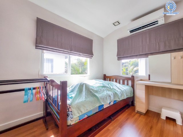 *****บ้านเดี่ยวมือสองย่านกรุงเทพฯ ม.มัณฑนา กัลปพฤกษ์-วงแหวน คุณภาพระดับ L&H เนื้อที่กว้างขวางถึง 53.6 ตร.ว. ฟังก์ชัน 3 ห้องนอน 3 ห้องน้ำ 2 ที่จอดรถ บนทำเลเดินทางสะดวก ติดถ.กาญจนาภิเษก ใกล้รถไฟฟ้าสายสีน้ำเงิน "สถานีหลักสอง" และทางด่วน "ศรีรัช" จองเลย!